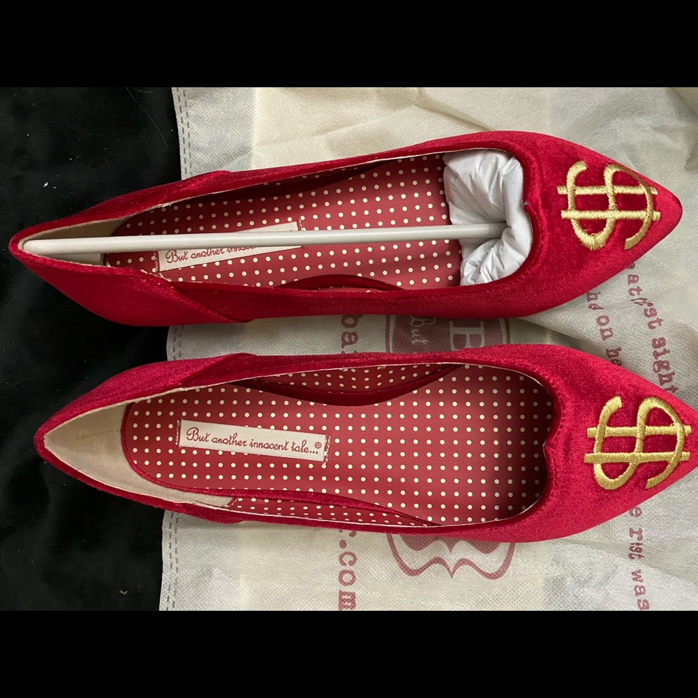 NIB Bait footwear “Gordy” red English Velvet flats